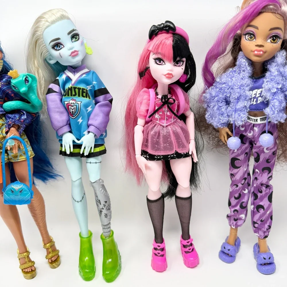 Monster High G3 Doll Lot Draculaura Frankie Clawdeen Cleo de Nile Mattel 2021